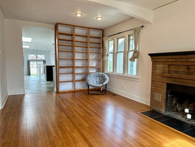 Photo - 540 N 67th St