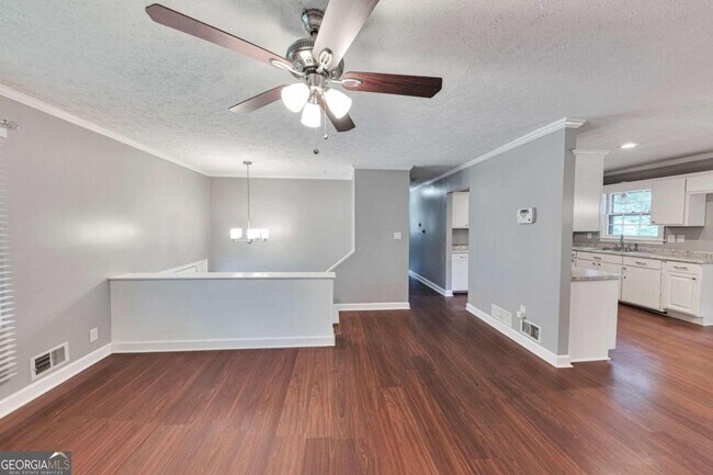 Photo - 115 Elizabeth Way