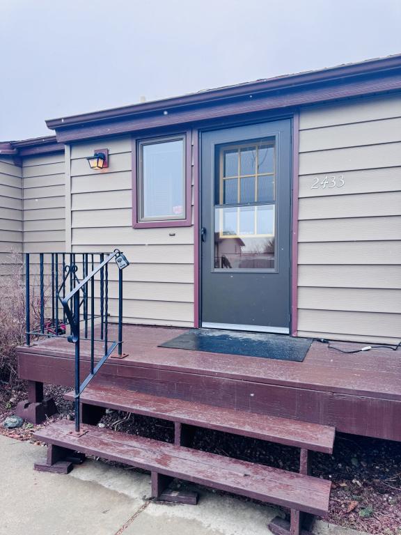 Building Photo - 2433 Sunlight Cir