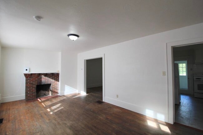 Photo - 805 S High St