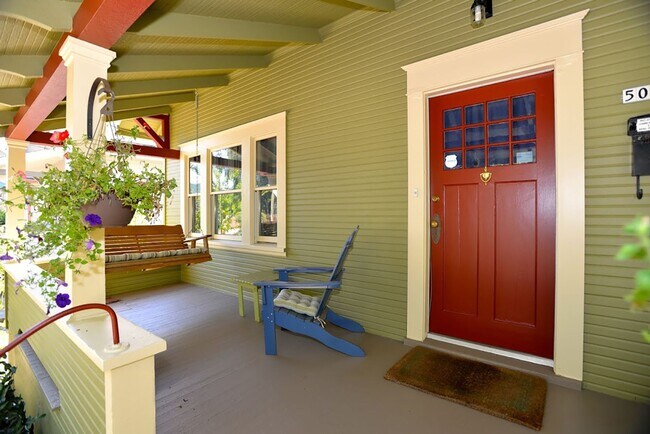 Photo - Delightful Remodeled Alberta Arts 3 Bed/2 ...