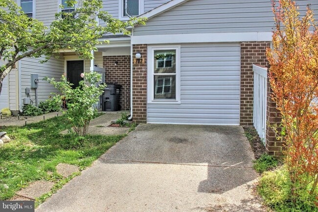 Building Photo - 46357 Columbus Dr Rental