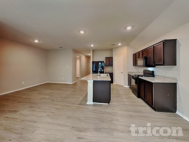 Photo - 125 Moonrise Dr