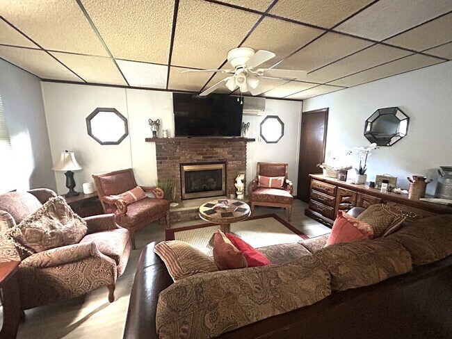 1228 Allegheny Dr