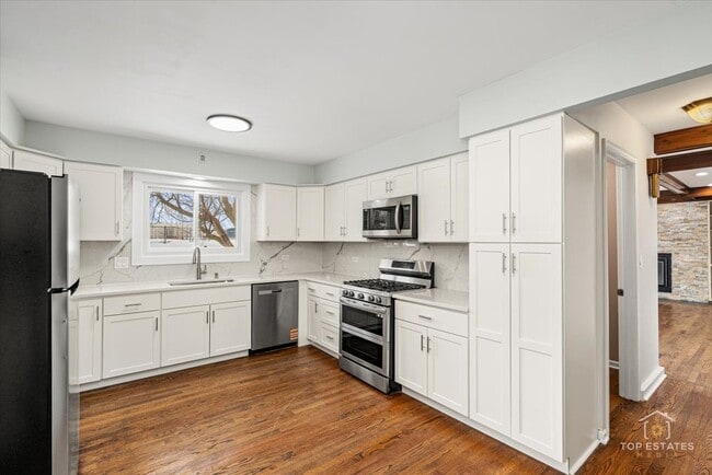 Photo - 931 Canterbury Dr