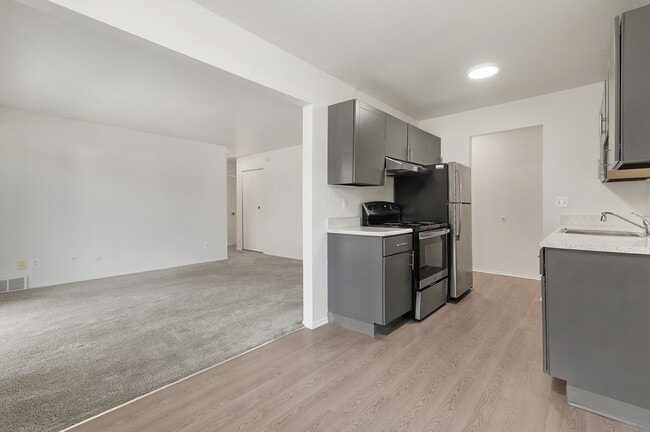 Photo - Lafayette Park Place - Detroit, MI