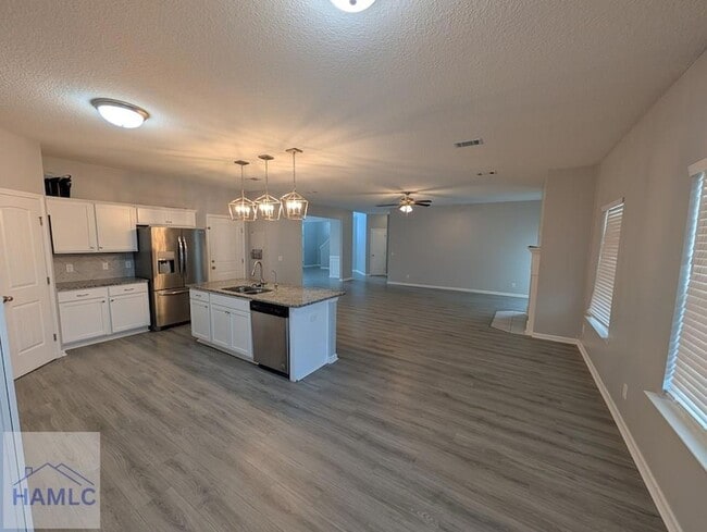 Photo - 29 Labrador Ln