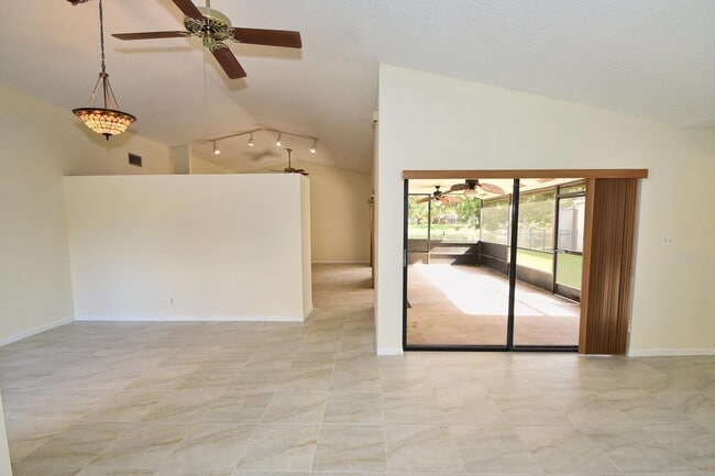 Photo - 21518 Summertrace Cir