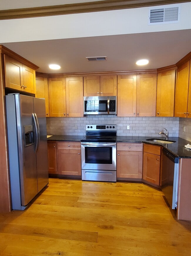 Building Photo - 3428 Bedminster Rd Unit A