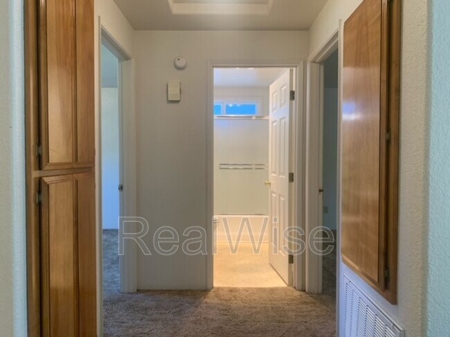 Photo - 1423 SW Kokanee Ln