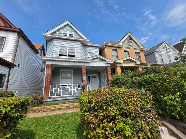 Photo - 703 E 14th Ave