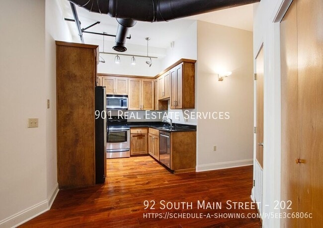 Photo - 92 S Main St