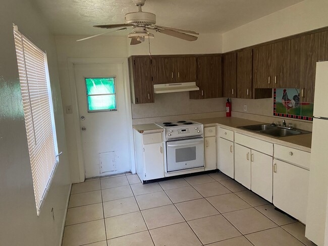 Photo - 2 Bed, 1 Bath Home! Unit 5007 19th St W