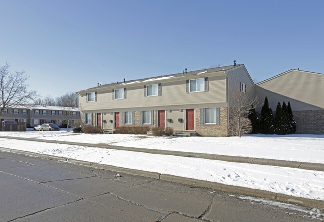 Oxford Square Townhomes - Oxford Square Townhomes