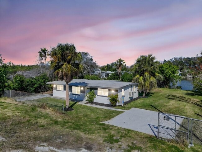 4505 Cottonwood Dr