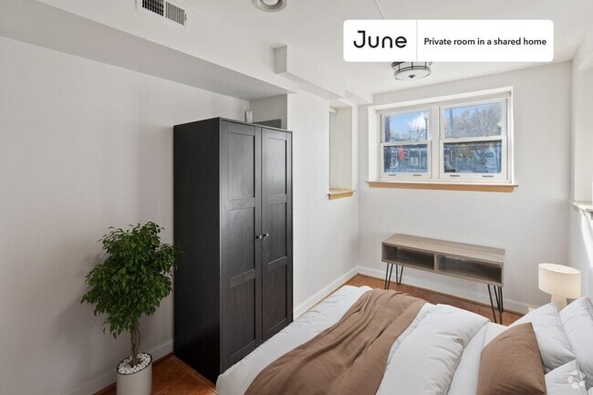 Building Photo - Private bedroom in 3 bed/2.5 bath Home Unit A