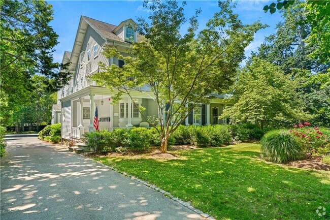 Building Photo - 141 Narragansett Ave Unit 2C Rental
