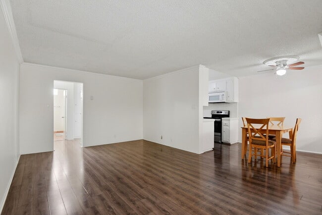 Photo - 545 Chestnut Ave