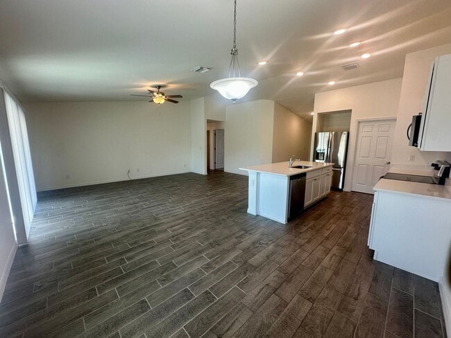 Photo - 4 Bedroom -2 Bathrooms NE Cape Coral- City Water (Del Prado & Pine Island)