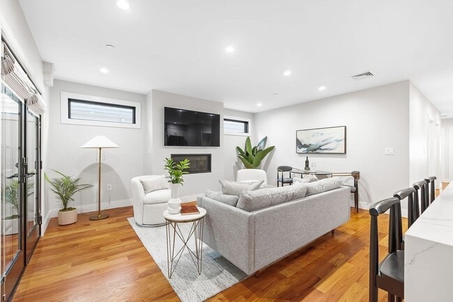 Photo - 113-115 Falcon St Unit 113-3