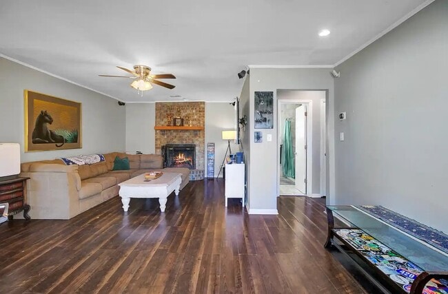100 John Ct