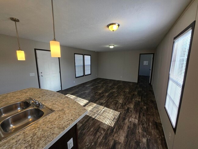 Photo - 6045 Frederick St