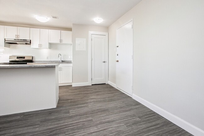 Photo - Lake Street Apartments