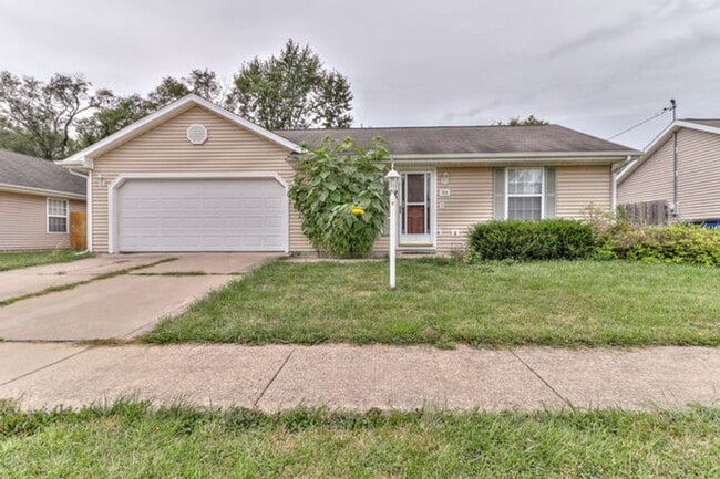 Building Photo - Spacious 3 bedroom, 1 bath home in Urbana ...