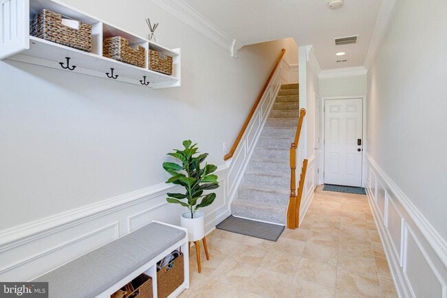 Building Photo - 14633 Weeburn Way