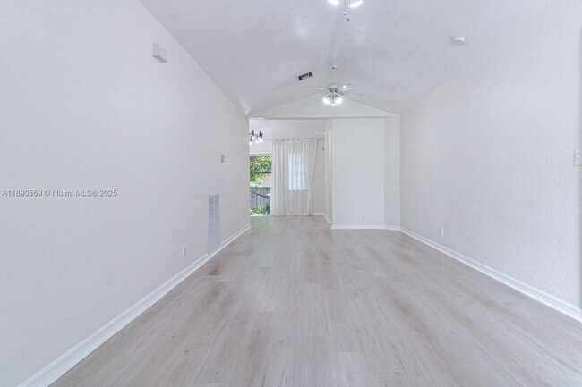 Photo - 116 NW 6th Ave