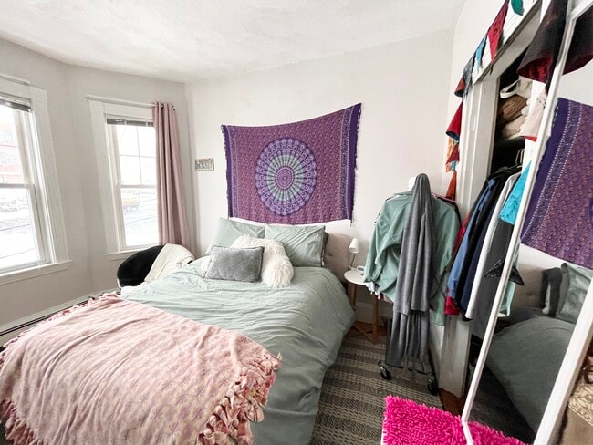 Building Photo - 19 Bucknam St Unit 3