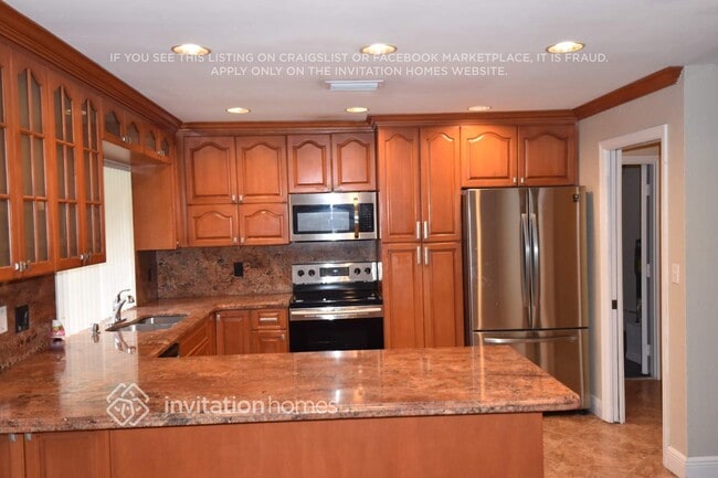 Photo - 9811 SW 13th Ct