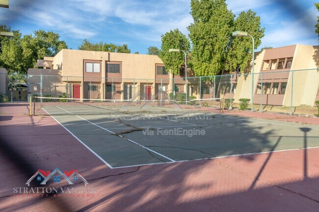 Photo - 712 W 14th St