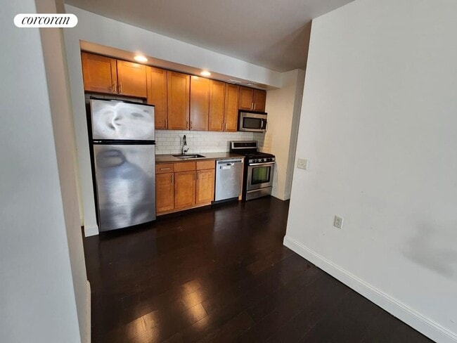 Photo - 327 E 101st St