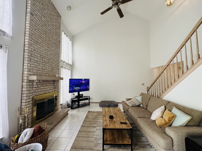 Photo - 2164 Seaver Ln