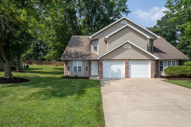 Building Photo - 4917-4919 W. Millbrook Dr. Unit 4919 W. Millbrook Dr. Rental