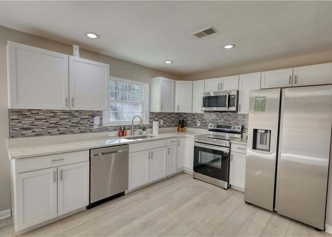 Photo - 115 Hollybrook Rd