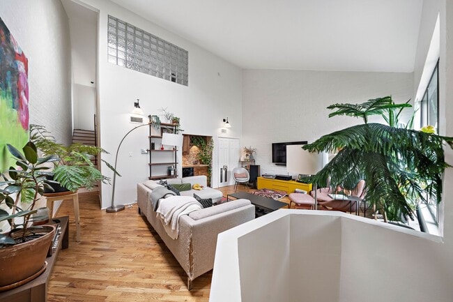 Photo - 3018 Baldwin St