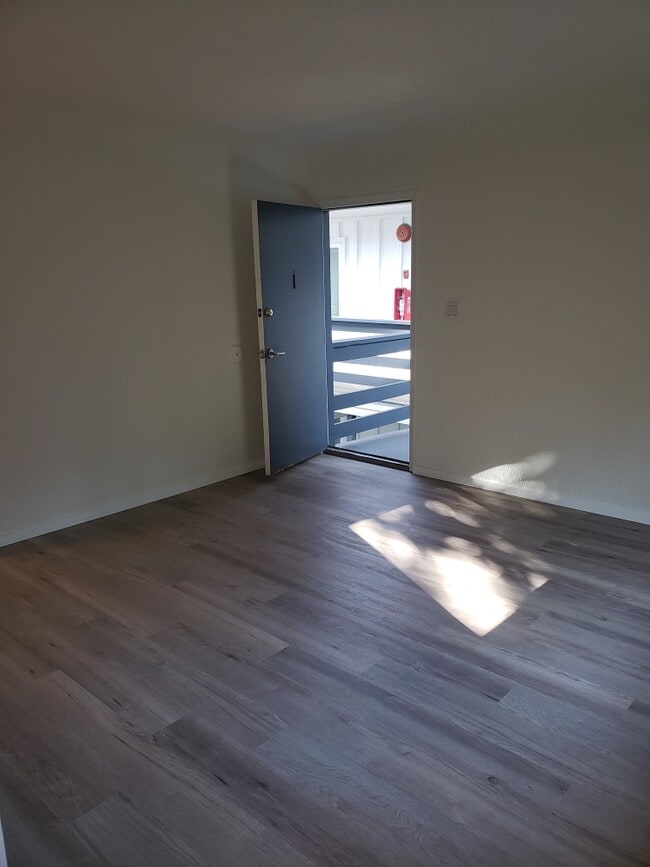 Photo - 646 Admirals Rd