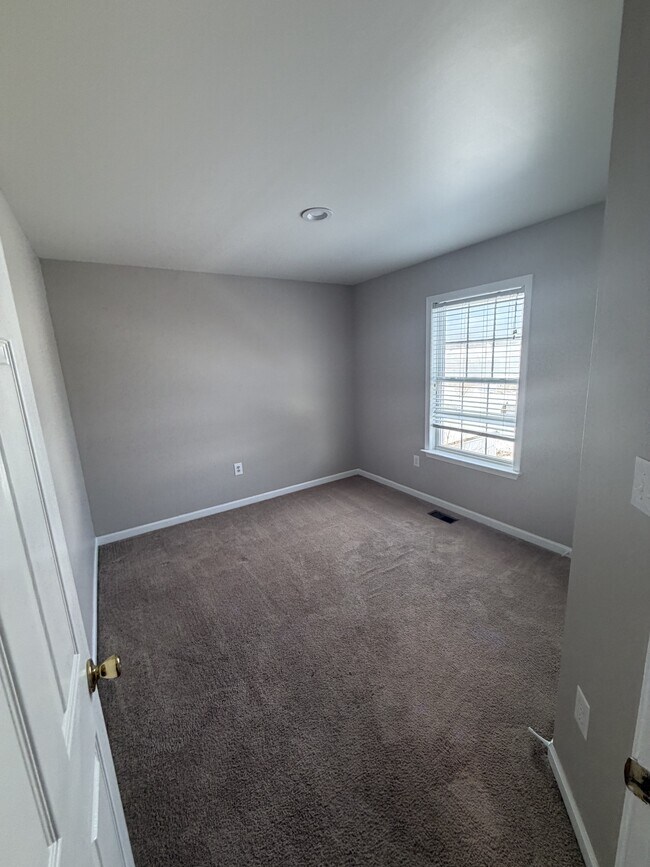 Photo - 163 Charlotte Ct