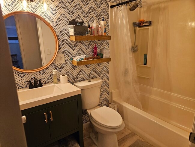 Photo - 2042 Byron Dr