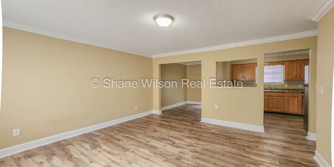 Photo - 213 Ridgewood Cir