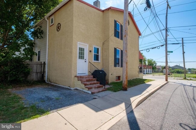 Photo - 701 E Barnard St