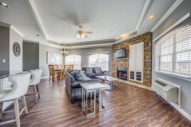 290 Tanglewood Cir Unit 5447/48