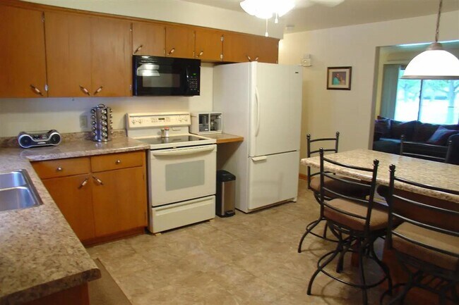 Photo - 608 E Taft St Unit 1