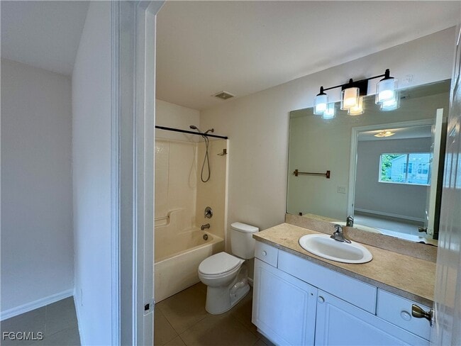 Photo - 10743 Robinson St