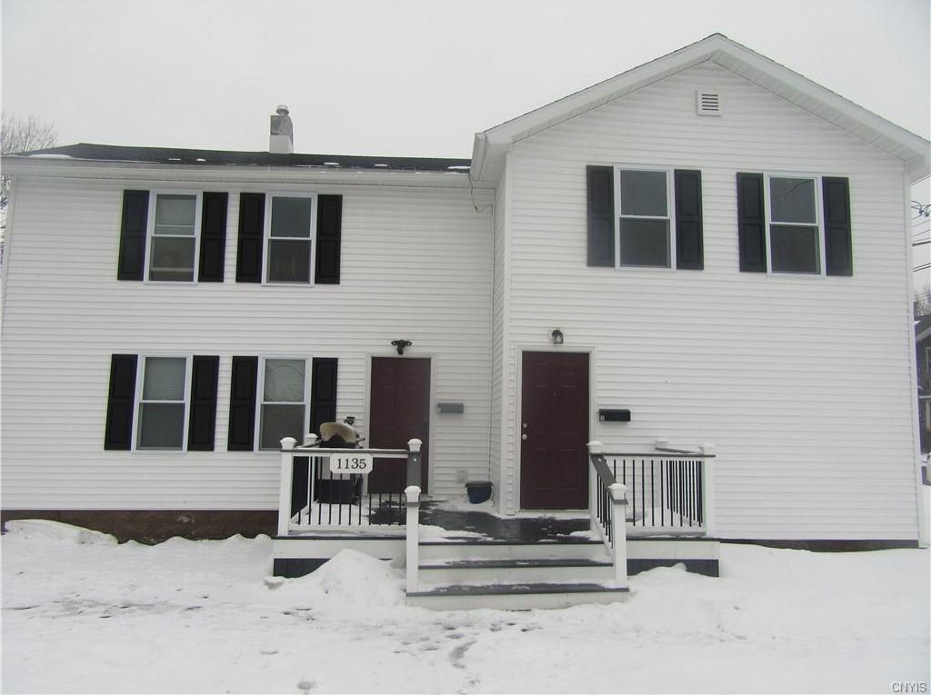 1st floor entrance on left - 1135 Avery Ave Apartments
