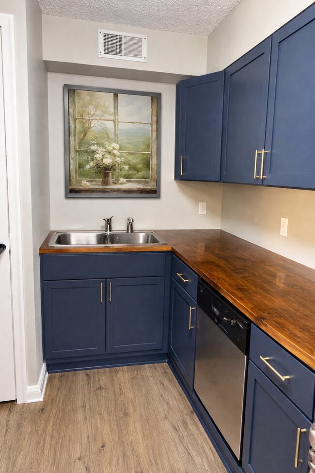 Photo - 324 Block St Unit G