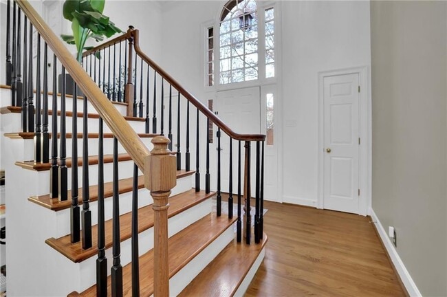 Photo - 7155 Roswell Rd