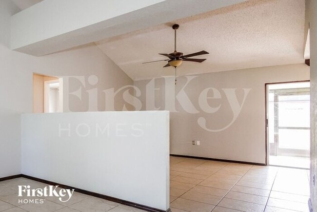 Photo - 1595 Sailpoint Dr